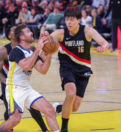 开拓者官方:杨瀚森将复出 可出战对阵勇士比赛 开拓者官方:杨瀚森将复出 可出战对阵勇士比赛